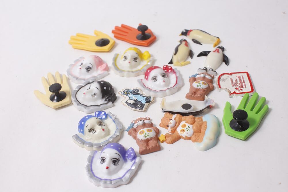 Vintage Magnet Lot Pierrot Care Bears Penguin Memo Holder Clowns ~ 260817-WH 829